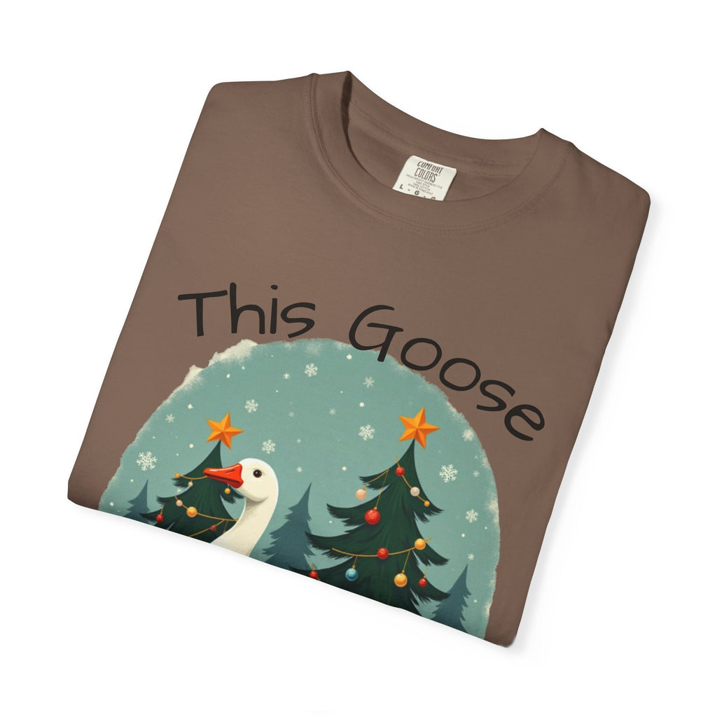 Christmas Goose Unisex T-shirt - Aint Cooked Funny Holiday Christmas Design