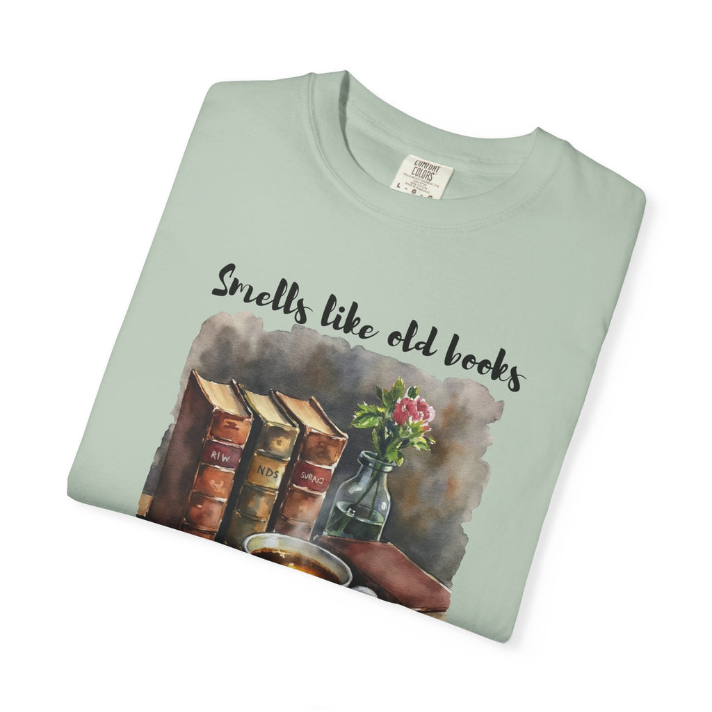 Bookworm Vibes Unisex T-shirt - Smells Like old books and coffee